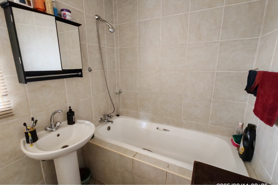 2 Bedroom Property for Sale in Vaalpark Free State